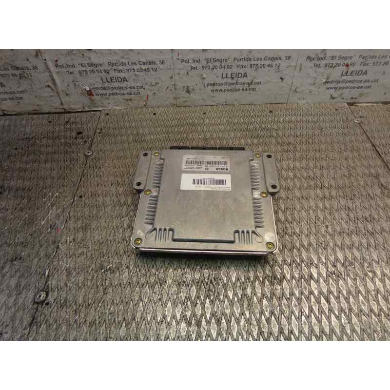 Recambio de centralita motor uce para renault trafic caja cerrada (ab 4.01) 1.9 diesel referencia OEM IAM 0281010633 BOSCH 