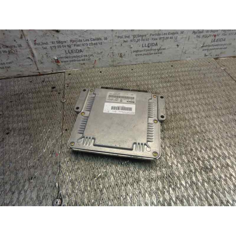 Recambio de centralita motor uce para renault trafic caja cerrada (ab 4.01) 1.9 diesel referencia OEM IAM 8200118526 BOSCH 348