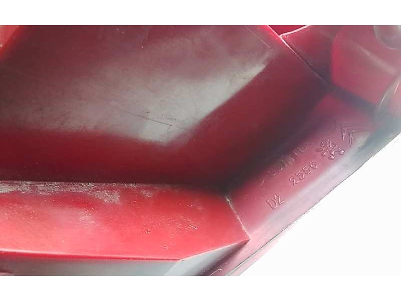 Recambio de piloto trasero derecho para citroen c3 referencia OEM IAM 2556  