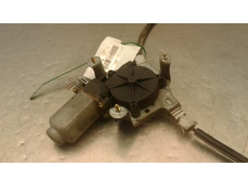 Recambio de elevalunas delantero izquierdo para renault clio ii fase ii (b/cb0) authentique referencia OEM IAM 7700842247  