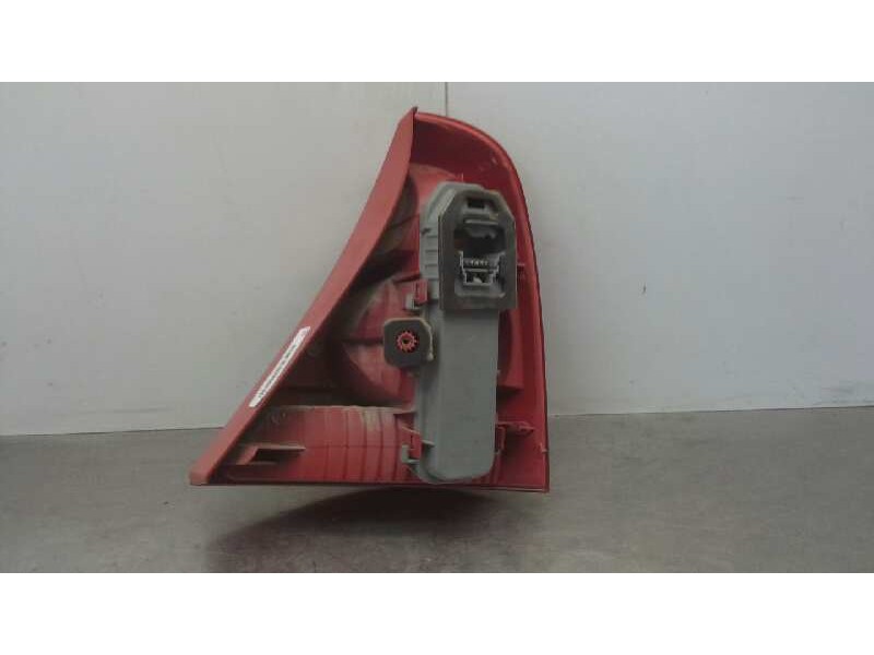 Recambio de piloto trasero izquierdo para renault clio ii fase ii (b/cb0) authentique referencia OEM IAM 8200917488  