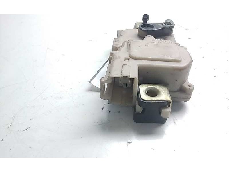 Recambio de motor cierre centralizado trasero izquierdo para nissan terrano (wd21) freeway referencia OEM IAM   