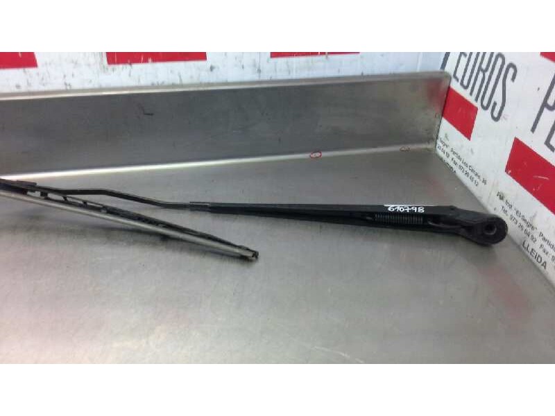 Recambio de brazo limpia delantero izquierdo para citroen xsara picasso 2.0 hdi exclusive referencia OEM IAM   