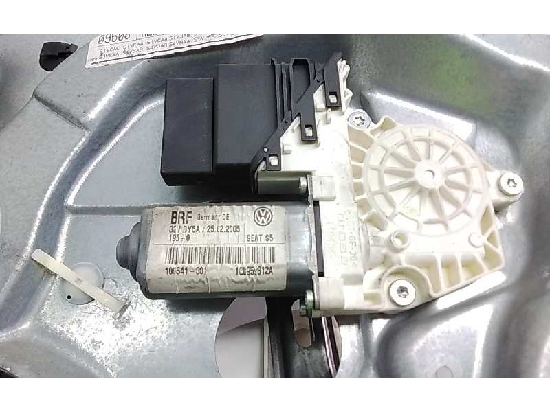 Recambio de elevalunas trasero derecho para seat leon (1m1) sport referencia OEM IAM 1C0959812A  