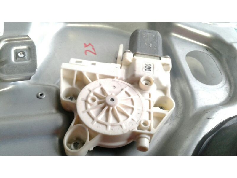 Recambio de elevalunas delantero izquierdo para ford focus berlina (cap) ghia referencia OEM IAM 984562108  