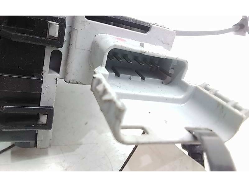 Recambio de cerradura puerta trasera izquierda para citroen c4 berlina exclusive referencia OEM IAM 9681337180  