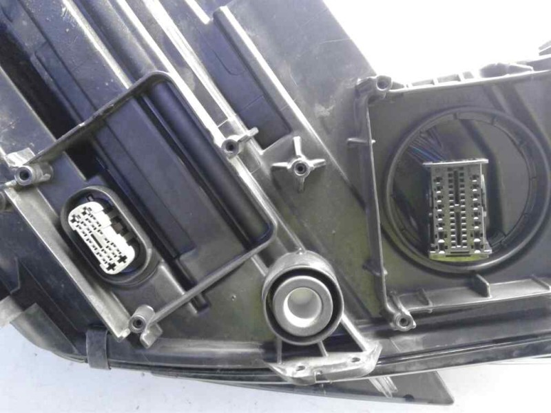 Recambio de faro xenon izquierdo para audi rs 4 avant (8w5) referencia OEM IAM 030129623500  