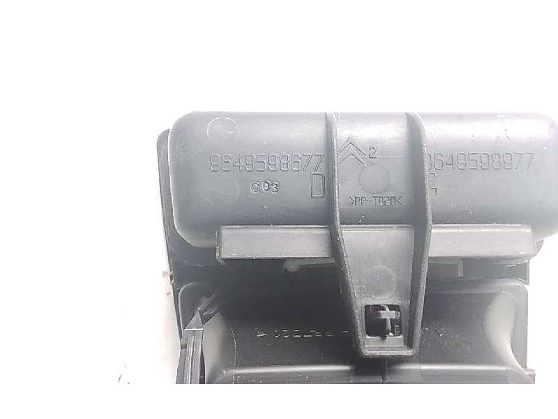 Recambio de aireador izquierdo para citroen c4 berlina lx referencia OEM IAM 9649598677  