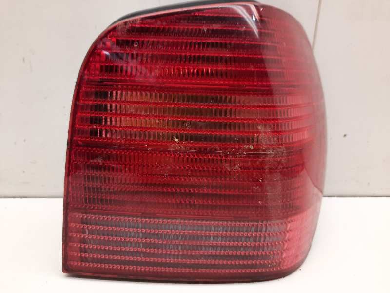 Recambio de piloto trasero derecho para volkswagen polo berlina (6n2) trendline referencia OEM IAM 6N0945096H  