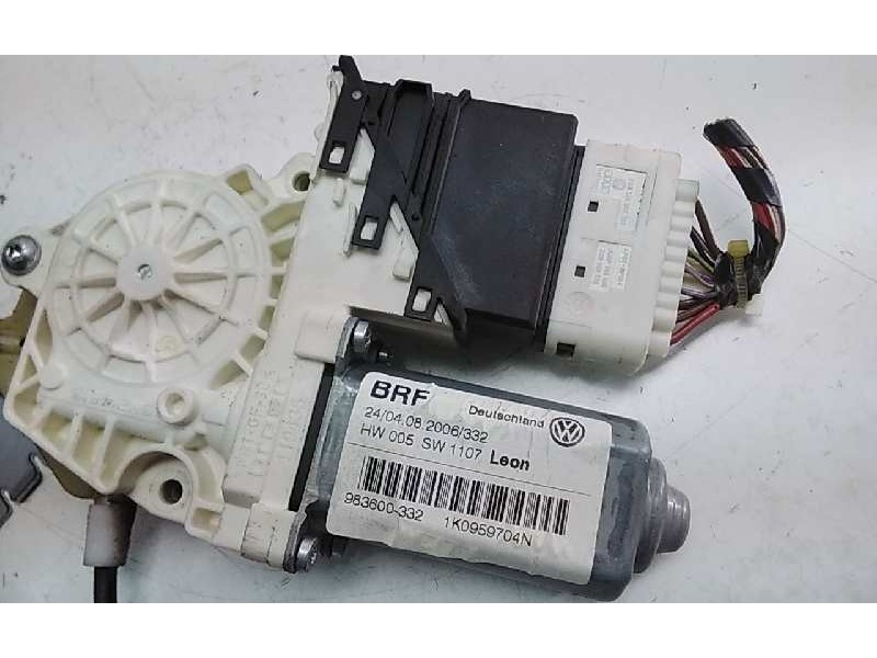 Recambio de elevalunas trasero derecho para seat leon (1p1) reference referencia OEM IAM 1K0959704N  