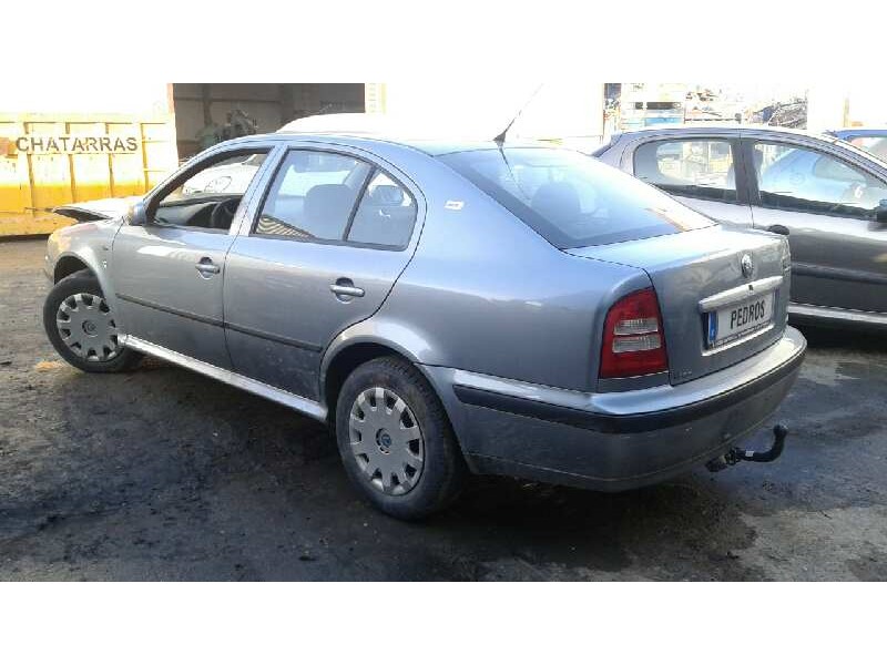 skoda octavia berlina (1u2) del año 2003
