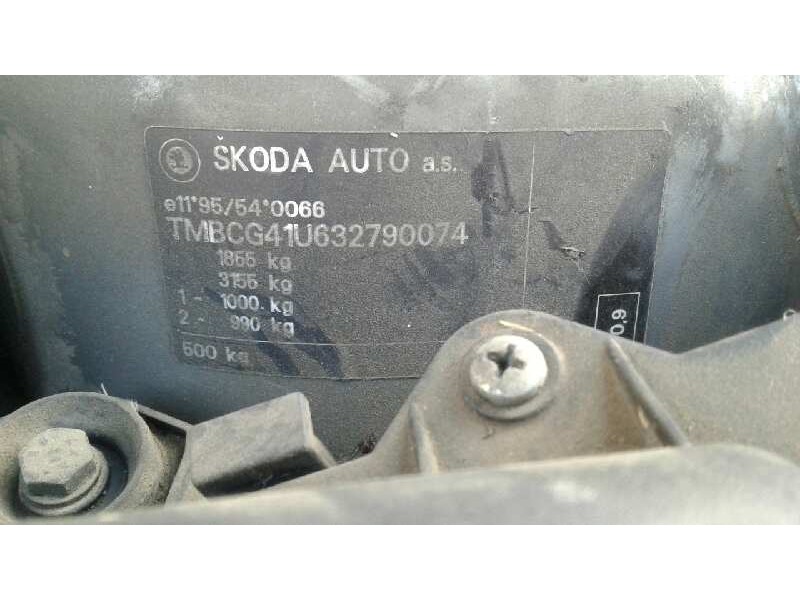 skoda octavia berlina (1u2) del año 2003