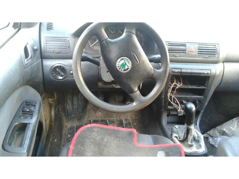 skoda octavia berlina (1u2) del año 2003