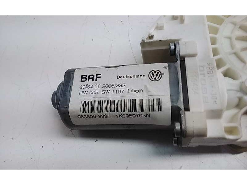 Recambio de elevalunas trasero izquierdo para seat leon (1p1) reference referencia OEM IAM 1K0959703N  