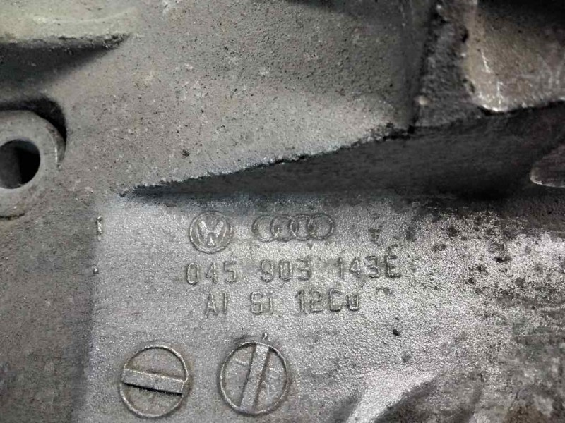 Recambio de soporte alternador para volkswagen polo (9n1) trendline referencia OEM IAM 045903143E  