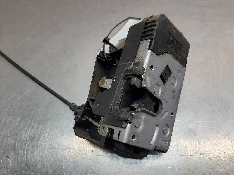 Recambio de cerradura puerta delantera derecha para renault trafic combi (ab 4.01) 2.0 dci diesel cat referencia OEM IAM 8200042