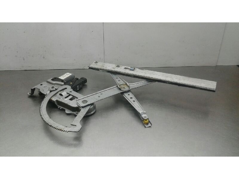 Recambio de elevalunas delantero derecho para opel combo (corsa c) familiar referencia OEM IAM 09224216  