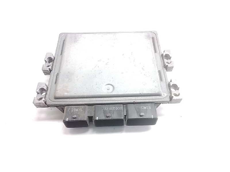 Recambio de centralita motor uce para renault megane ii classic berlina confort authentique referencia OEM IAM 8200565863  