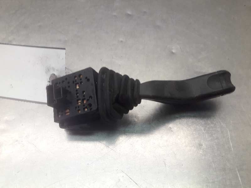 Recambio de mando limpia para opel combo (corsa c) familiar referencia OEM IAM 09185413  