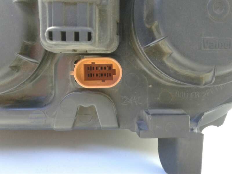 Recambio de faro derecho para renault scenic (ja..) 1.9 dci century referencia OEM IAM 7701047600  