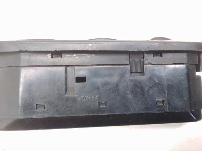 Recambio de mando elevalunas delantero izquierdo para hyundai coupe (rd) 1.6 fx referencia OEM IAM B70603K  