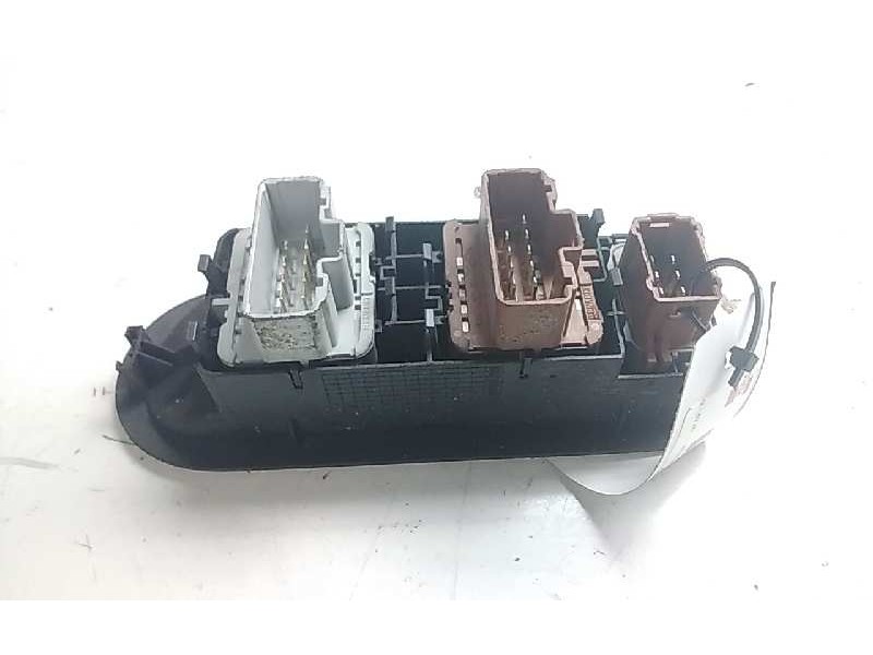 Recambio de mando elevalunas delantero izquierdo para renault megane ii berlina 5p confort authentique referencia OEM IAM 156018