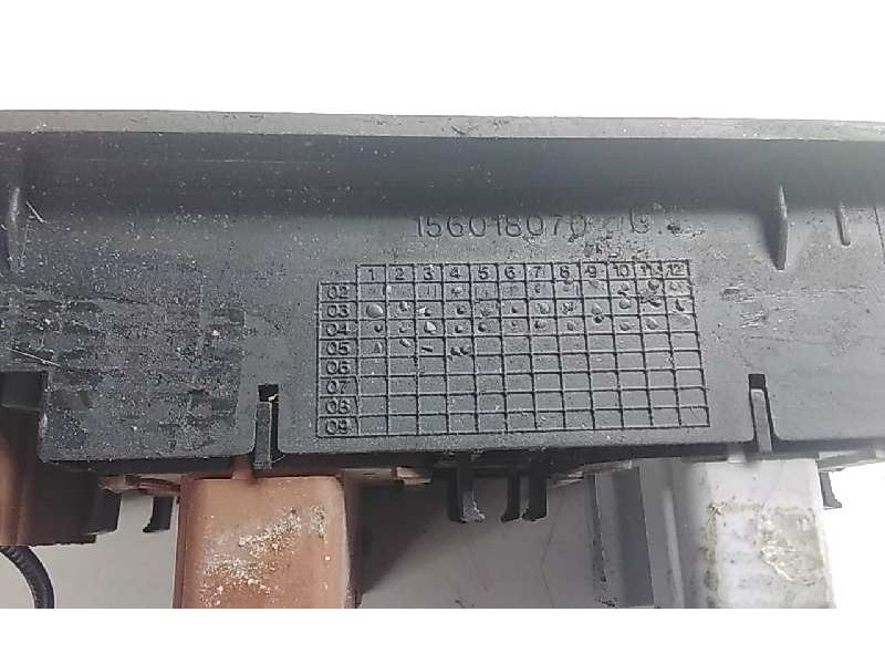 Recambio de mando elevalunas delantero izquierdo para renault megane ii berlina 5p confort authentique referencia OEM IAM 156018