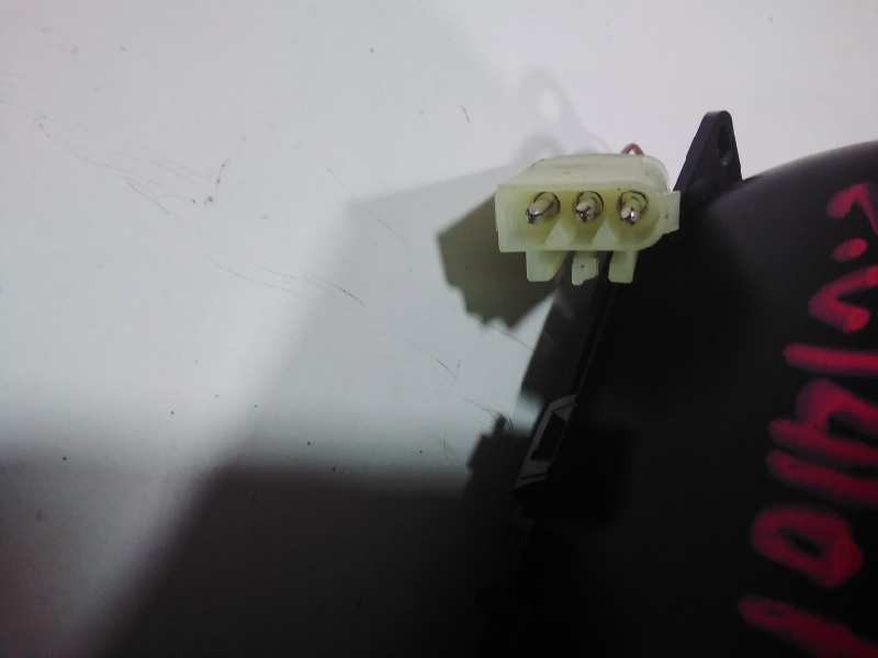 Recambio de cenicero para bmw serie 1 berlina (e81/e87) 118d referencia OEM IAM   