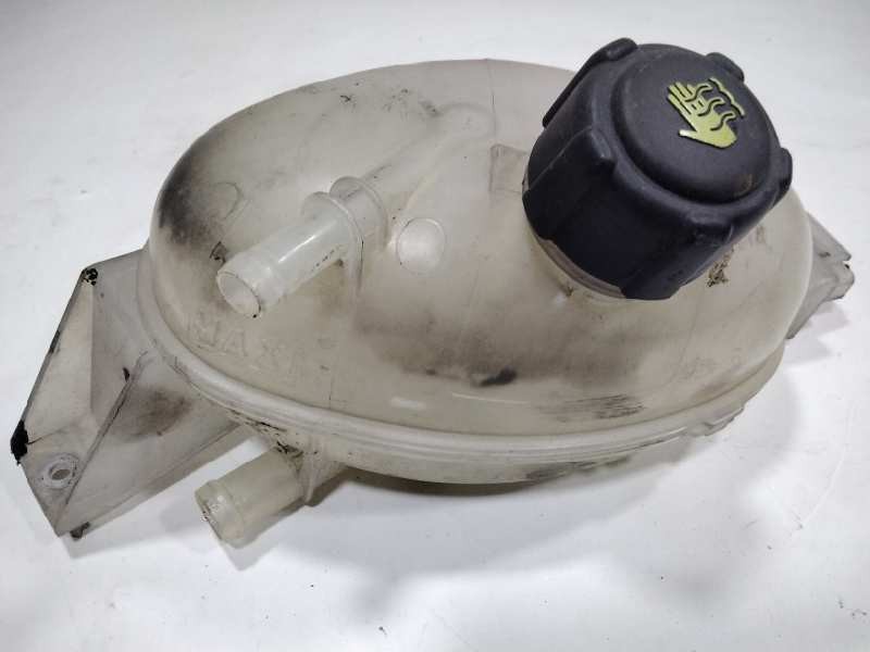 Recambio de deposito expansion para renault master bus l3h2 3,8t referencia OEM IAM   
