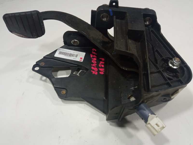 Recambio de pedal freno para renault master bus l3h2 3,8t referencia OEM IAM 8200672233  