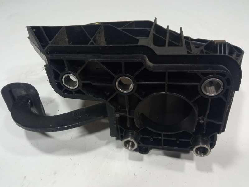 Recambio de pedal freno para renault master bus l3h2 3,8t referencia OEM IAM 8200672233  