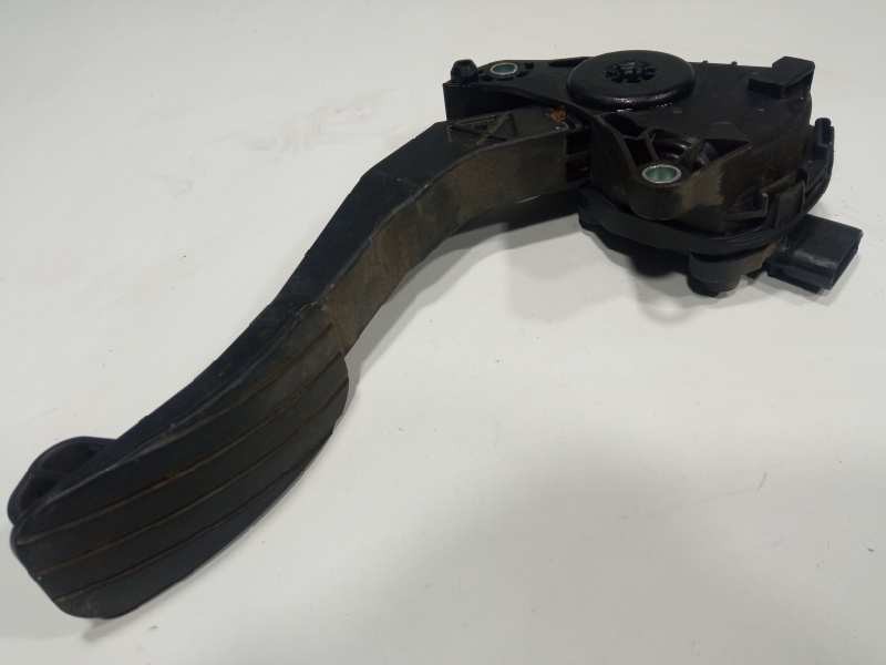 Recambio de pedal acelerador para renault master bus l3h2 3,8t referencia OEM IAM 180101626R  