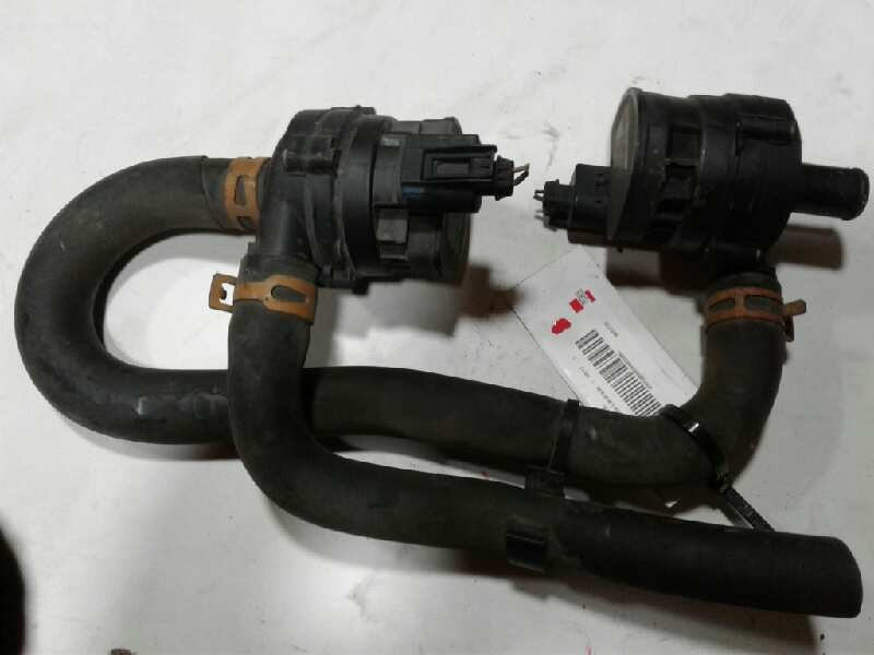 Recambio de bomba agua electrica para renault master bus l3h2 3,8t referencia OEM IAM   