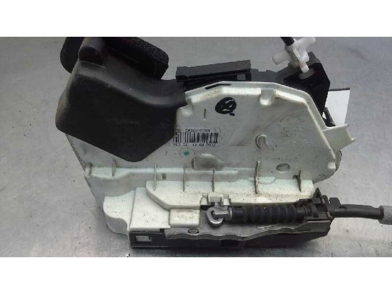 Recambio de cerradura puerta delantera derecha para volkswagen polo (6r1) advance referencia OEM IAM 5K1837016B  