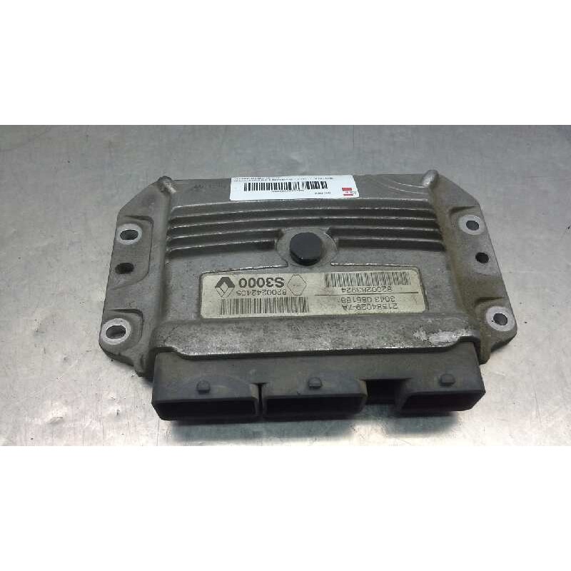Recambio de centralita motor uce para renault megane ii berlina 5p 1.6 16v referencia OEM IAM 8200283924 224 