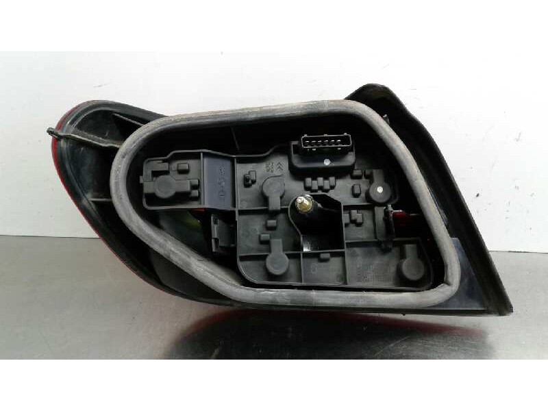 Recambio de piloto trasero derecho para citroen xsara berlina 1.6i sx referencia OEM IAM   