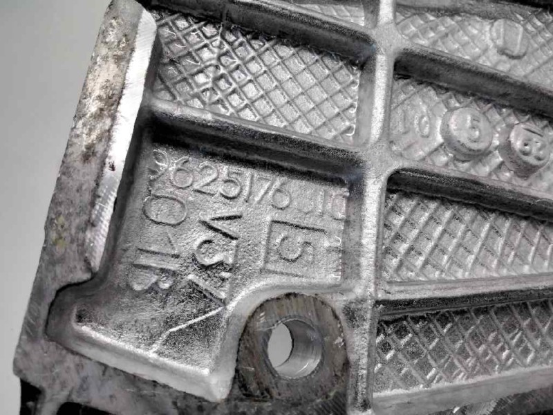 Recambio de soporte bomba inyeccion para peugeot 206 berlina xr referencia OEM IAM 9625176310  