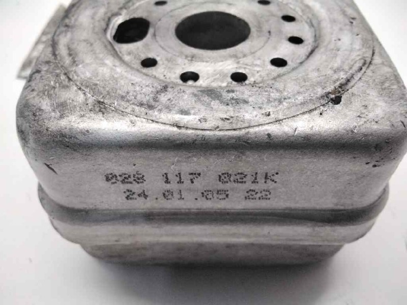 Recambio de enfriador aceite motor para audi a3 (8p) 2.0 tdi ambiente referencia OEM IAM 028117021K  
