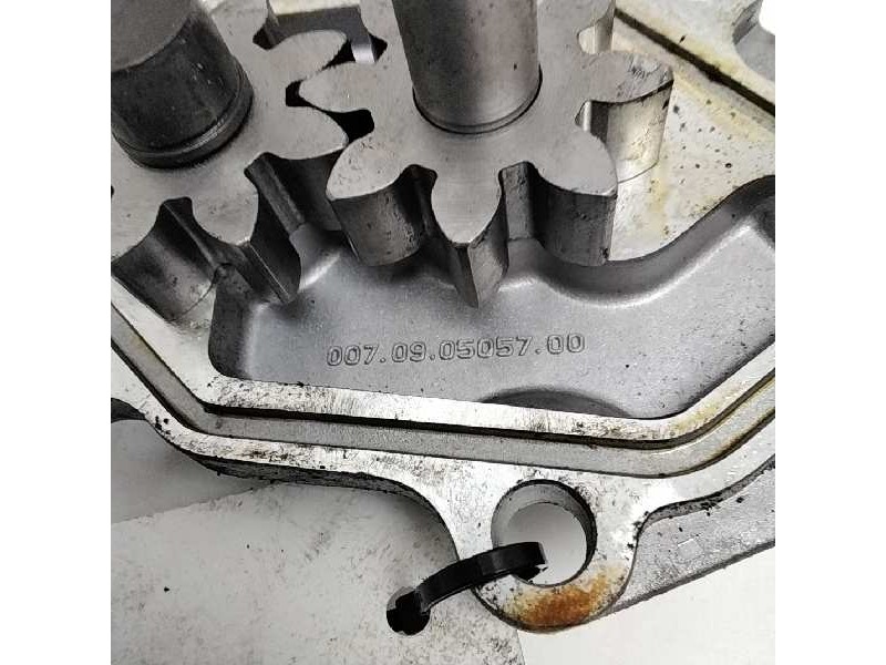 Recambio de bomba aceite para nissan terrano/terrano.ii (r20) 2.7 turbodiesel referencia OEM IAM 007090505700  50381