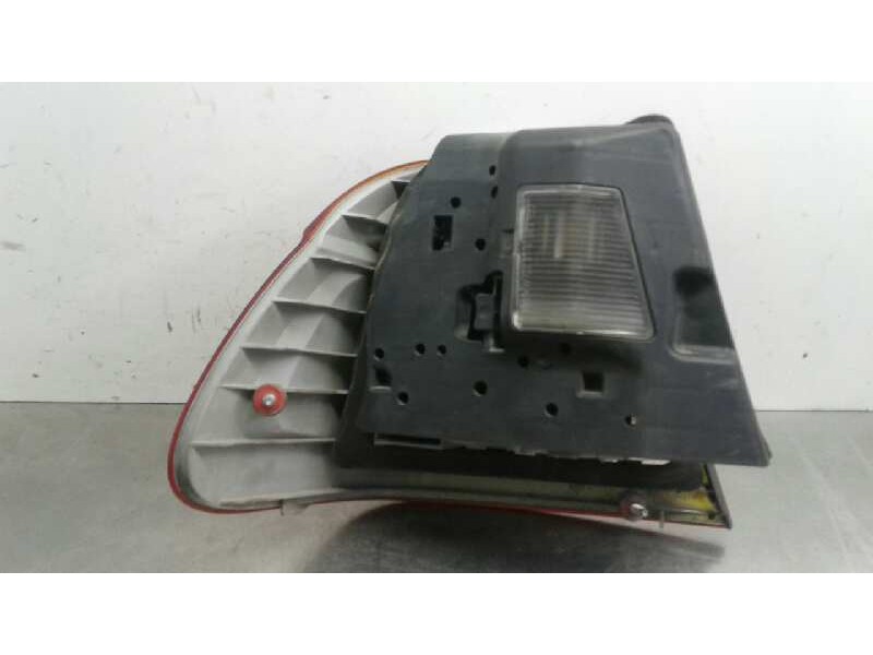 Recambio de piloto trasero derecho para bmw serie 3 berlina (e46) 320d referencia OEM IAM 63.2-8383100  