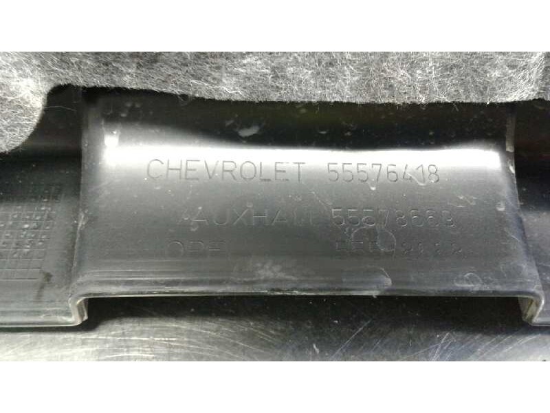 Recambio de tapa motor para opel insignia sports tourer excellence referencia OEM IAM 55576418  