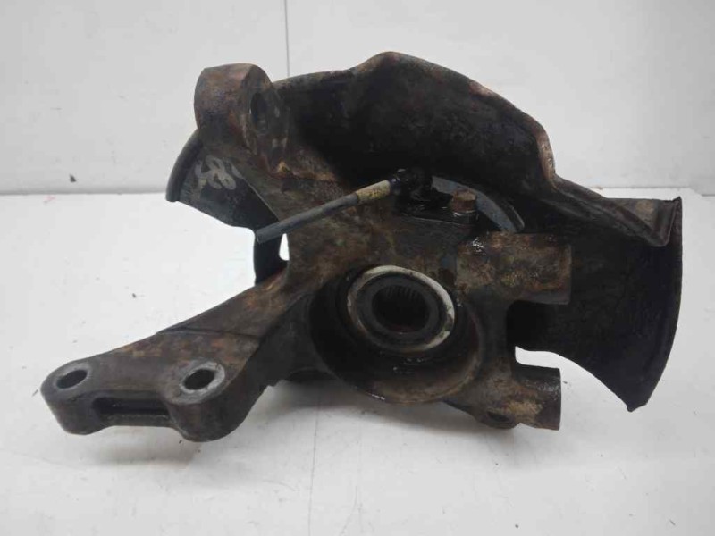 Recambio de mangueta delantera derecha para hyundai tucson (jm) 2.0 crdi comfort referencia OEM IAM 517162E100  