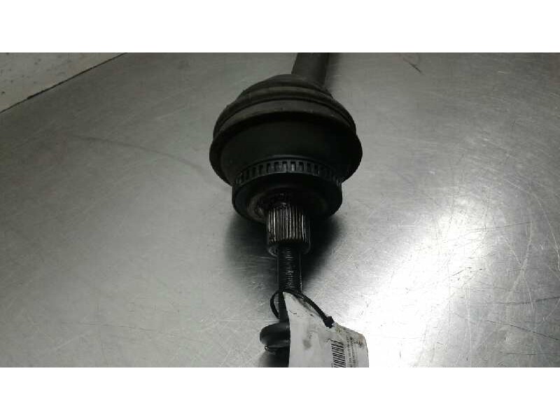 Recambio de transmision delantera derecha para audi a6 berlina (4b2) 2.5 tdi referencia OEM IAM 8D0411318D  