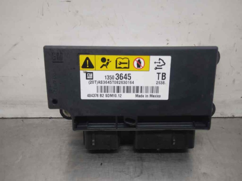 Recambio de centralita airbag para opel insignia berlina cosmo referencia OEM IAM 13503645  