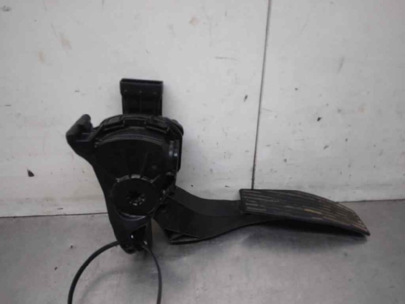 Recambio de pedal acelerador para opel insignia berlina cosmo referencia OEM IAM 13237352  