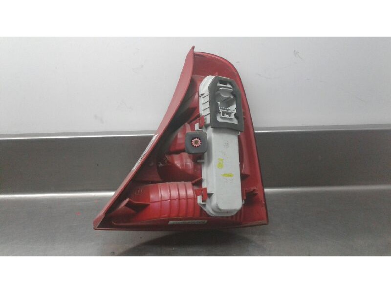 Recambio de piloto trasero izquierdo para renault clio ii fase ii (b/cb0) authentique referencia OEM IAM 8200071413  