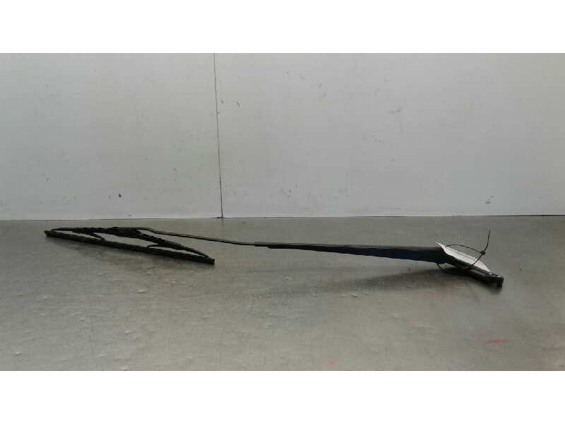 Recambio de brazo limpia delantero izquierdo para peugeot 206 berlina xt referencia OEM IAM 6429R9  