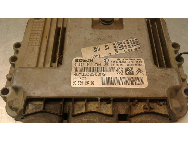 Recambio de centralita motor uce para peugeot 206 berlina xt referencia OEM IAM 0281011784  