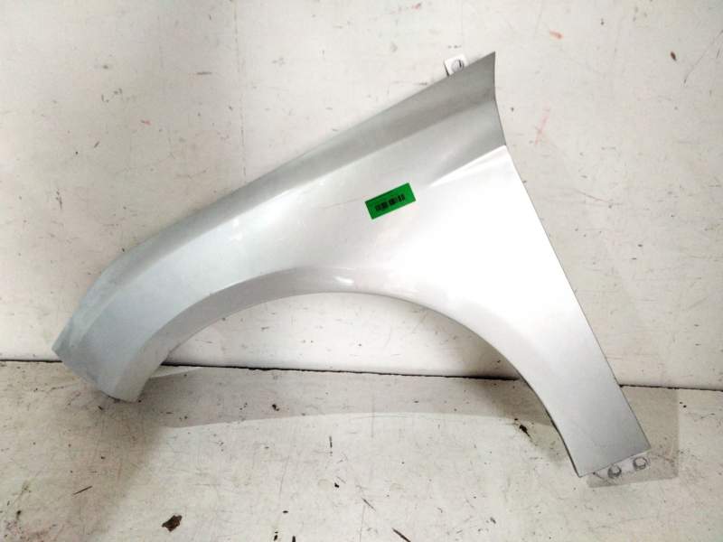 Recambio de aleta delantera izquierda para ford focus iii sedán 1.5 tdci referencia OEM IAM   