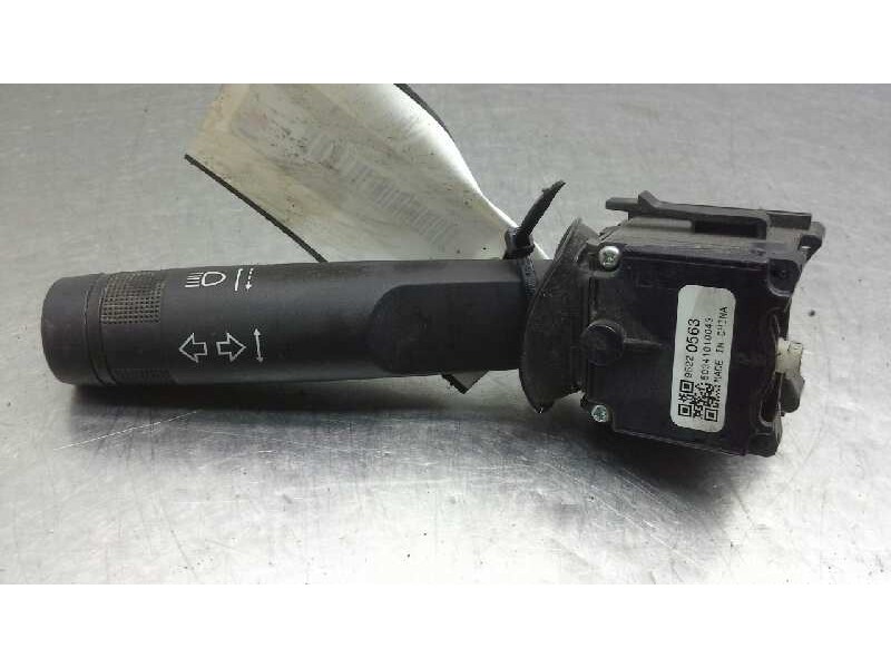 Recambio de mando intermitentes para opel insignia berlina 2.0 cdti referencia OEM IAM 95220563  